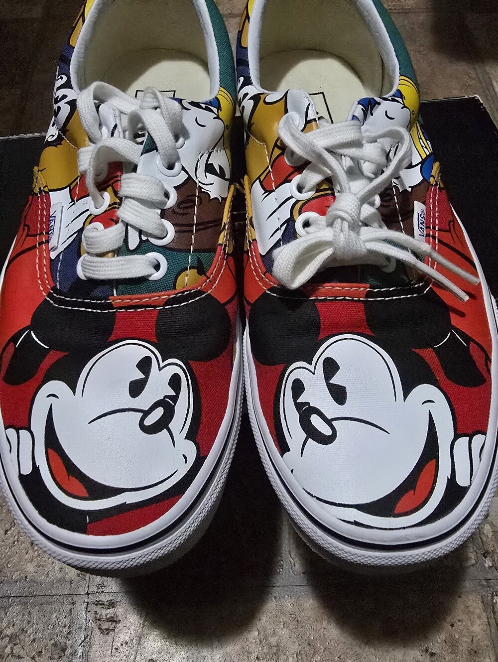 New In Box Disney x Vans Colorful Graphic Shoes Mens Size 8/ Womens 9.5